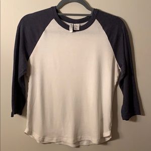 SALE - H&M blue and white baseball tee. Size med